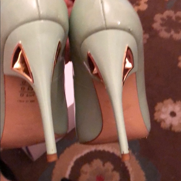 Patent leather heels - Picture 4 of 5